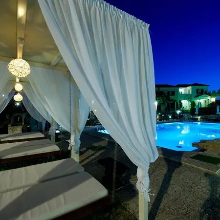Anagenessis Village Otel 3*